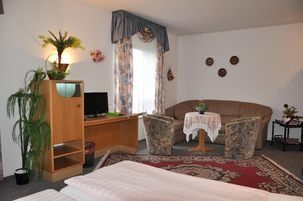 Sulzfeld  Hotel Fasold الغرفة الصورة