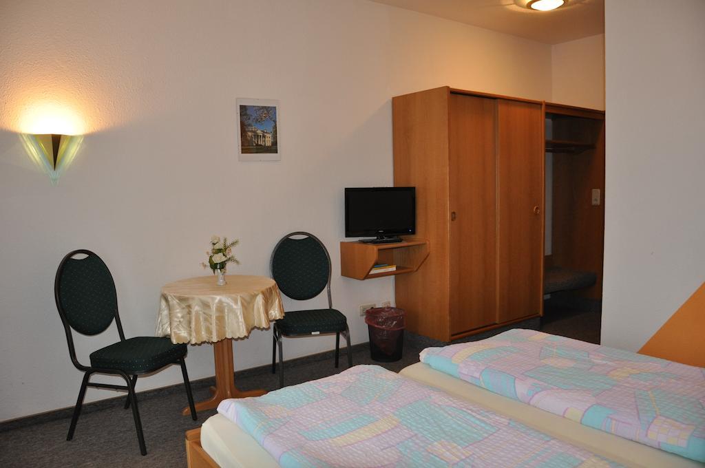 Sulzfeld  Hotel Fasold الغرفة الصورة