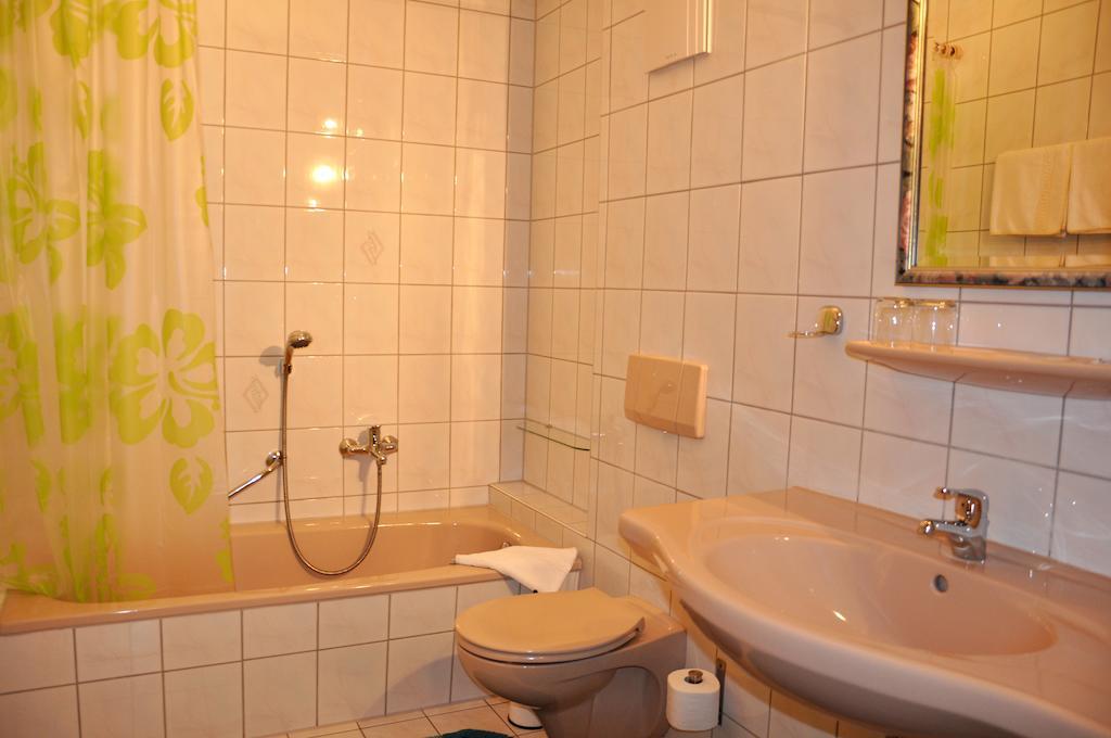 Sulzfeld  Hotel Fasold الغرفة الصورة