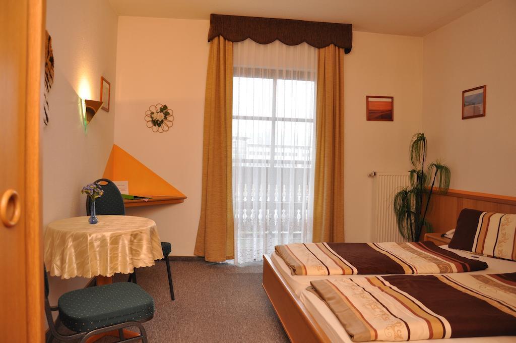 Sulzfeld  Hotel Fasold الغرفة الصورة