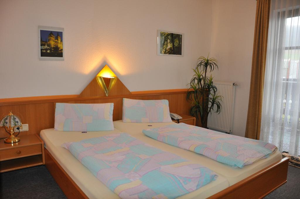Sulzfeld  Hotel Fasold الغرفة الصورة