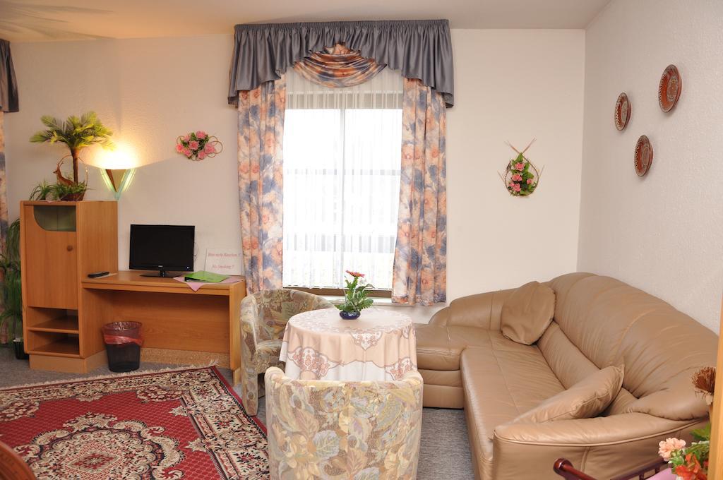Sulzfeld  Hotel Fasold الغرفة الصورة